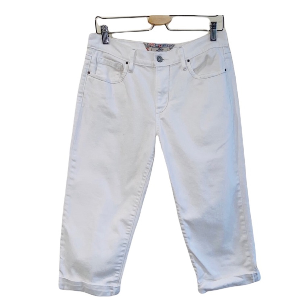 Levi’s White Denim Capris